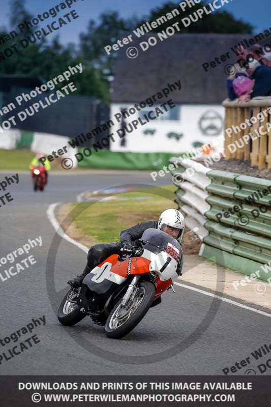 Vintage motorcycle club;eventdigitalimages;mallory park;mallory park trackday photographs;no limits trackdays;peter wileman photography;trackday digital images;trackday photos;vmcc festival 1000 bikes photographs
